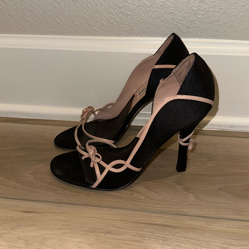 EUC STEVE MADDEN Brand Black High Heels Pumps Size 7 Delicate Corset Bows